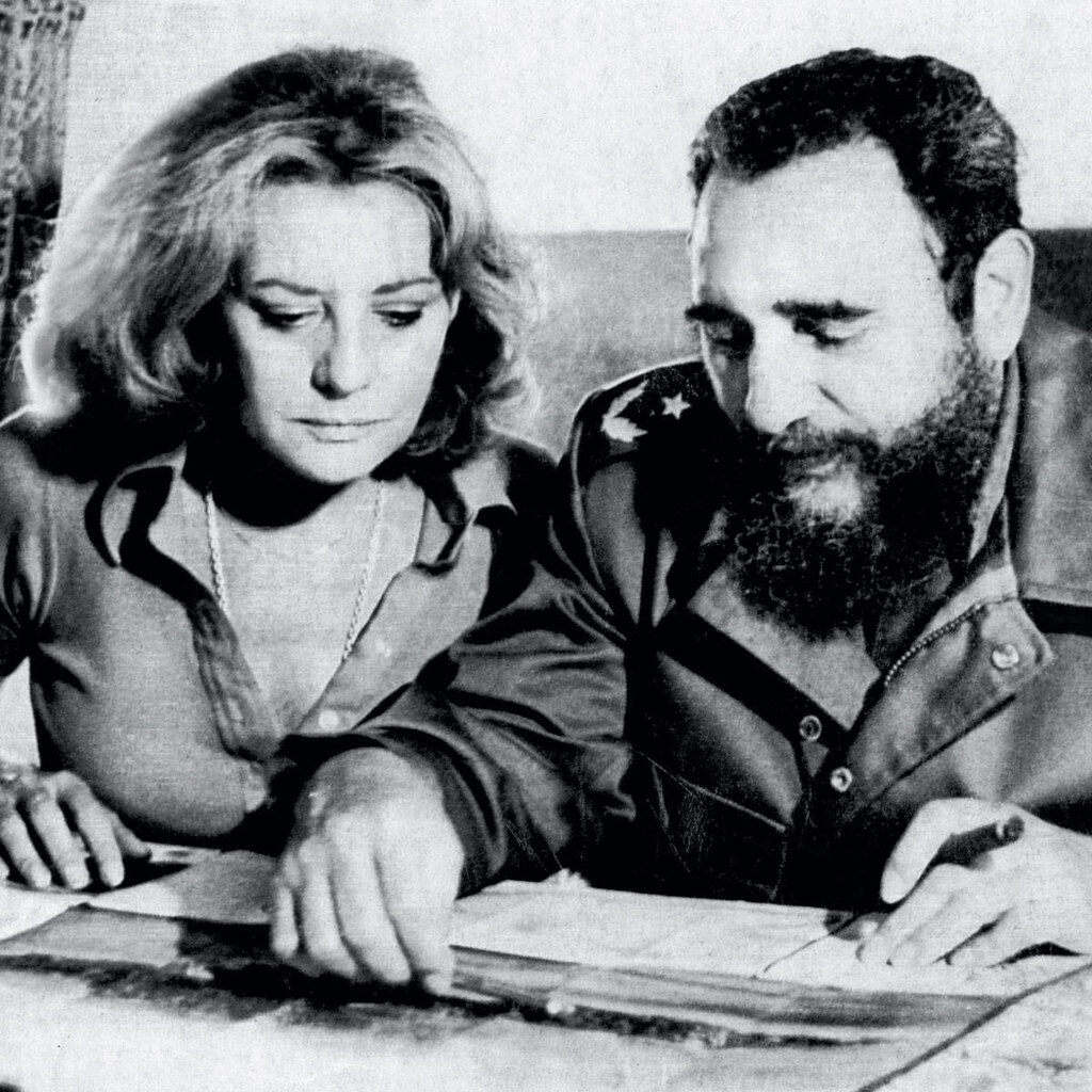 Barbara Walters con F idel Castro en La Habana, 1977